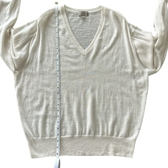 J. Crew Cashmere Relaxed V-neck Sweater in Heather Muslin Size Medium - Picture 5 of 7